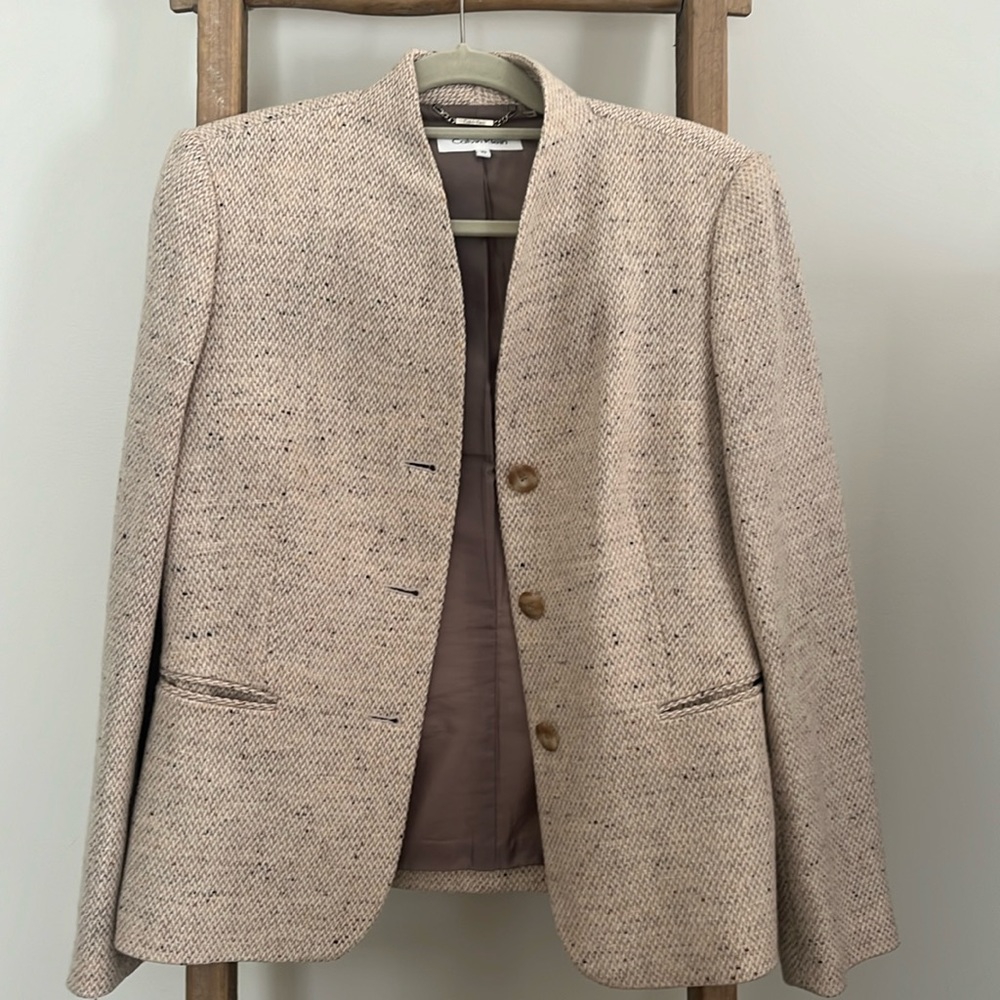 Calvin Klein lightweight wool blazer. Size 10 like new